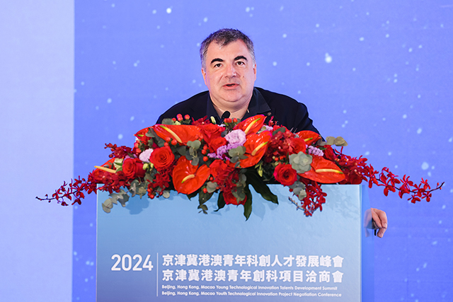 康斯坦丁·诺沃肖洛夫（Konstantin-Novoselov）.jpg